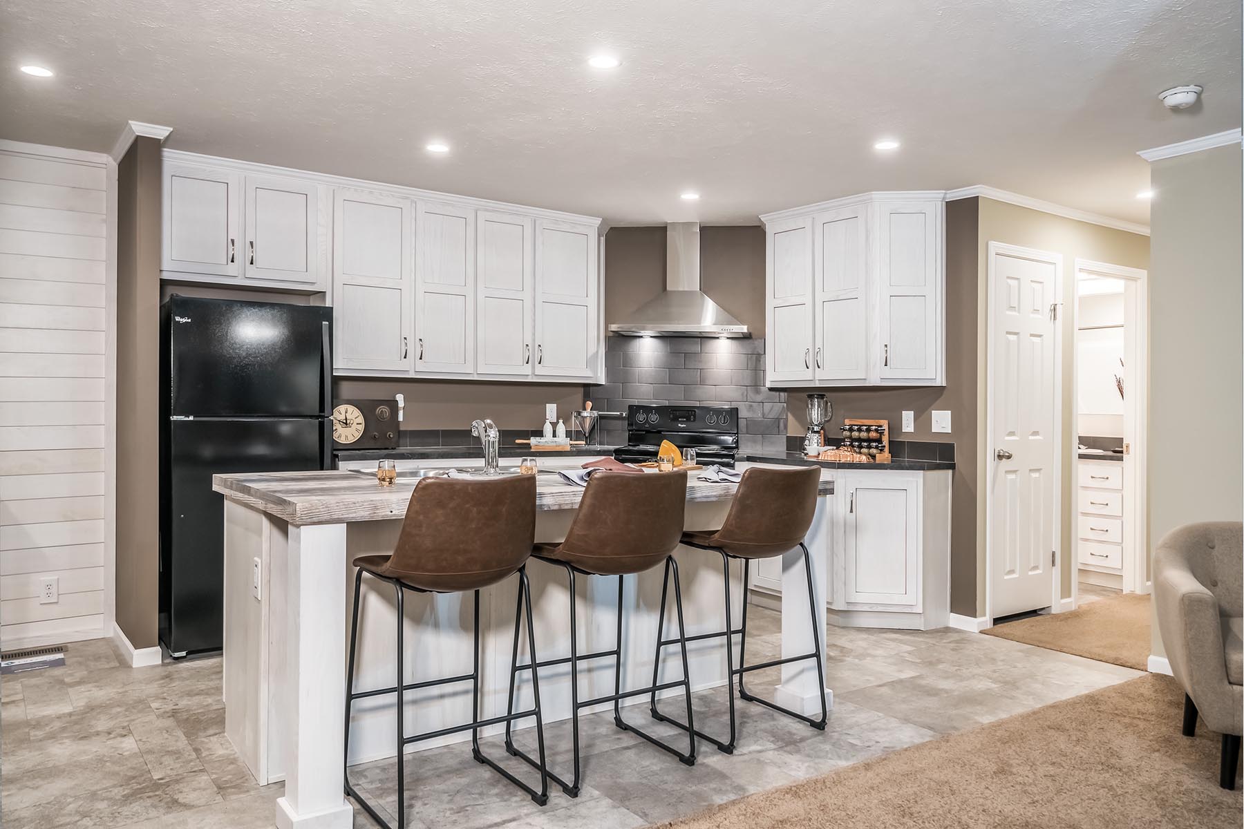 Advantage Sectional The Brooklyn 2460203 from Clayton Homes of Buckhannon